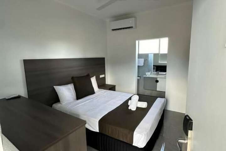 Room 19 of 38