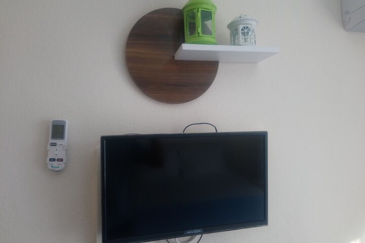 Room 8 of 81