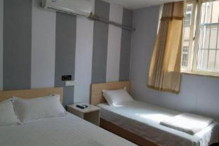 Room 6 of 6