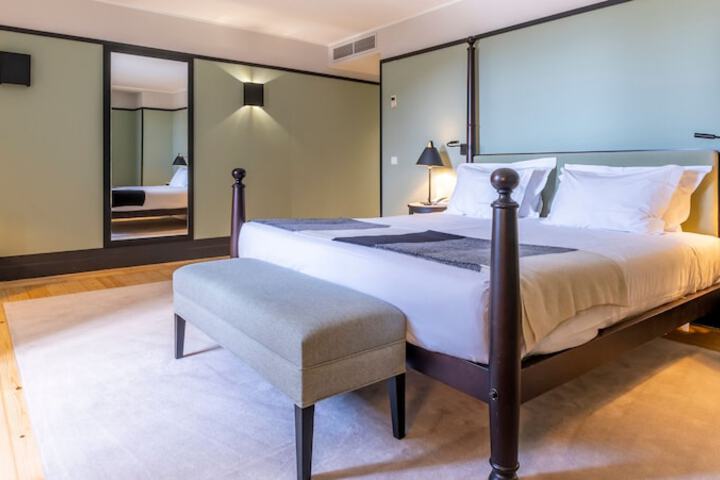 Room 44 of 157
