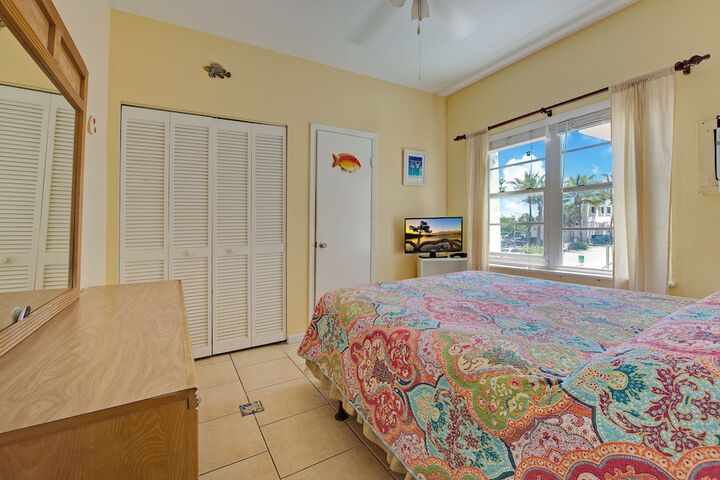 Room 5 of 109