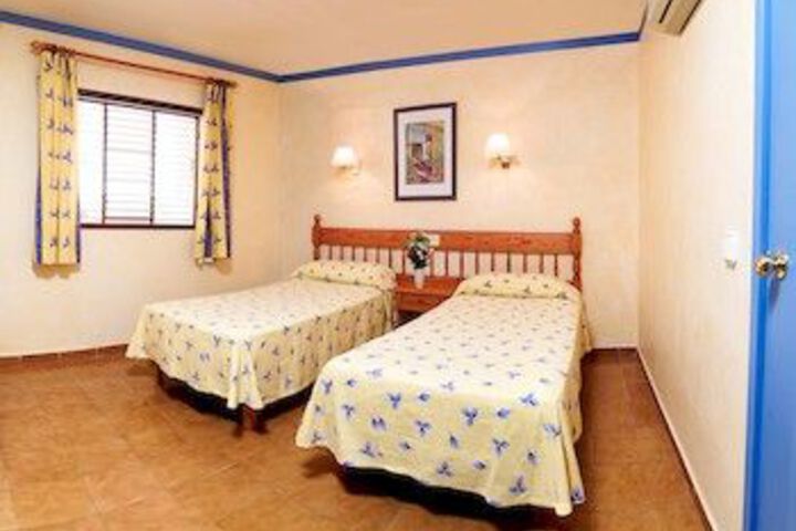 Room 2 of 7