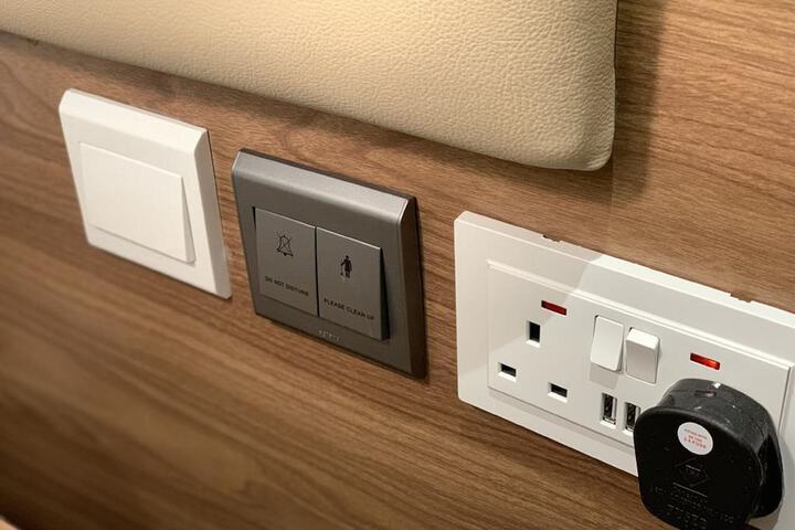 Room 16 of 32