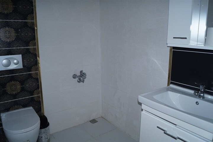 Room 21 of 32