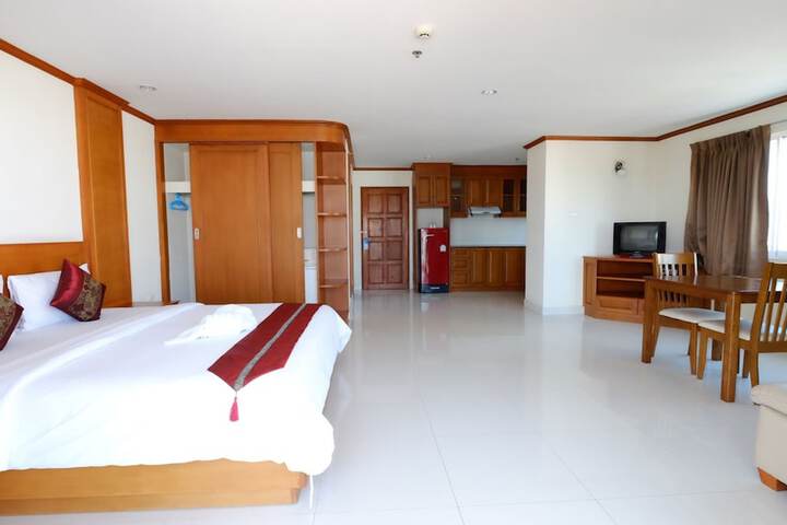Room 11 of 40