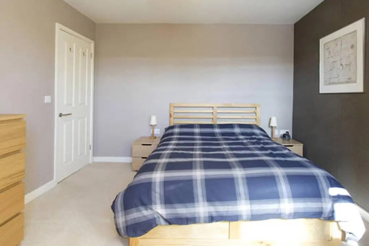 Room 2 of 2
