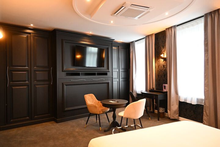 Room 7 of 62