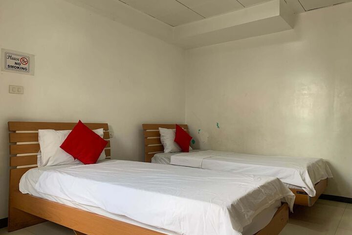 Room 18 of 37
