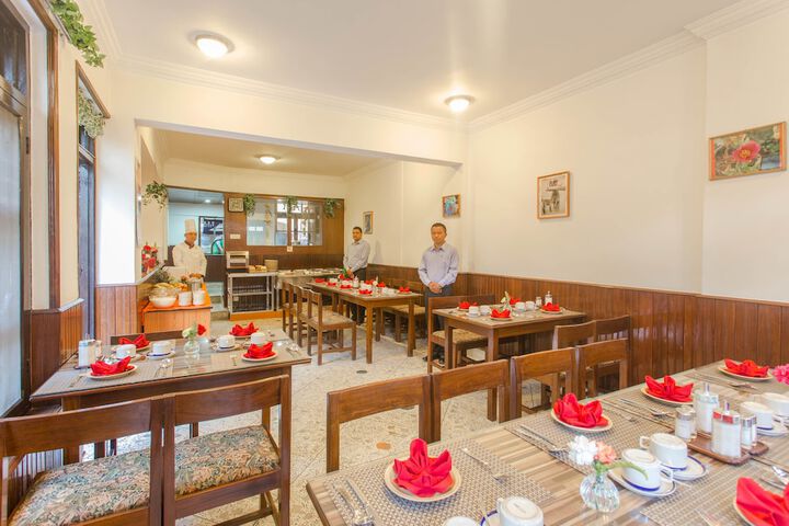 Dining 52 of 93