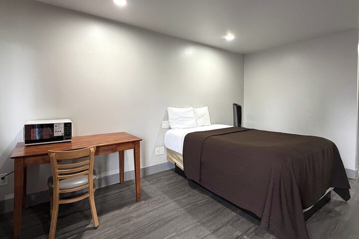 Room 11 of 26