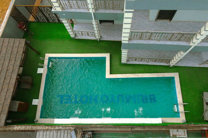 Pool 35 of 65