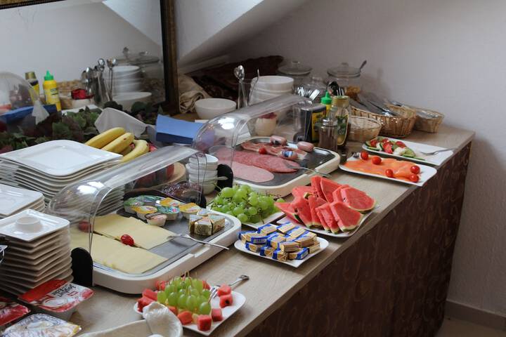 Dining 53 of 68