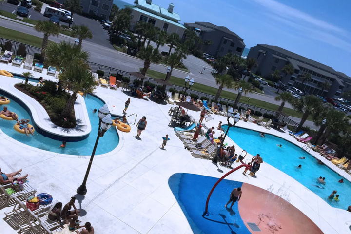 Hotel with Pool