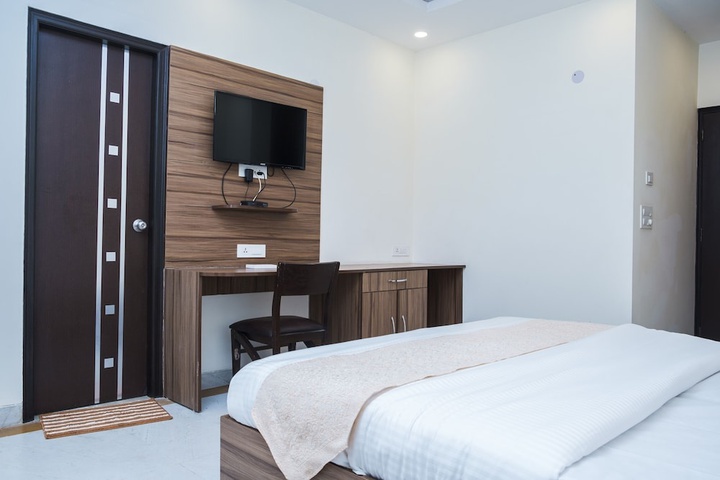 Room 3 of 11