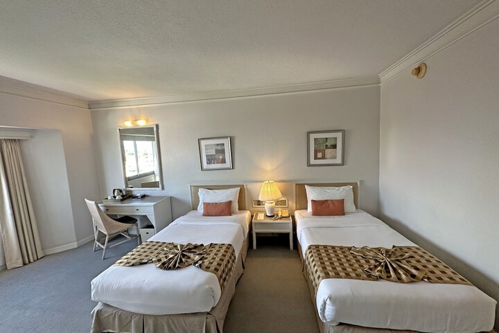 Room 26 of 103