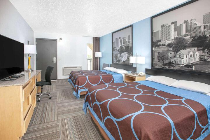 1 Queen Bed Mobility Accessible (7 of 9)