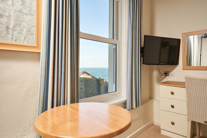 Room 14 of 75