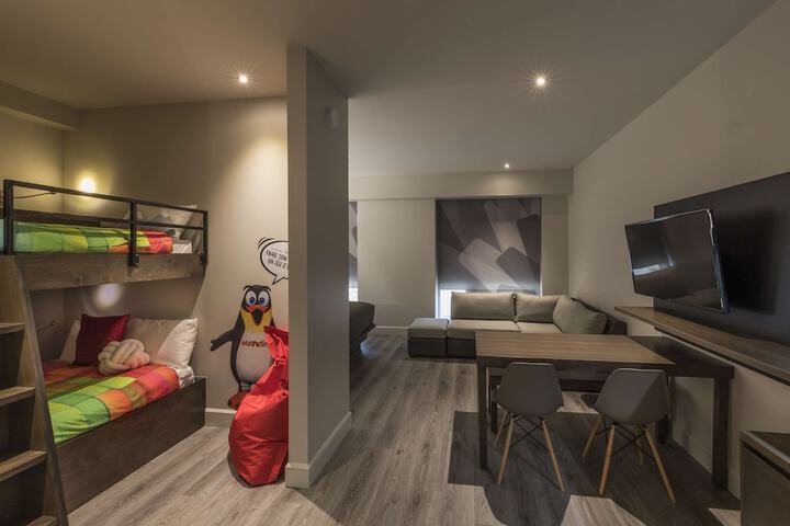 Room 26 of 104