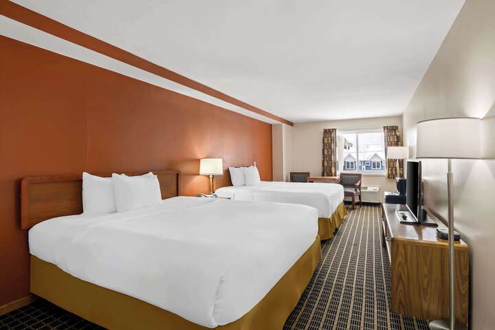 1 King Bed (5 of 14)