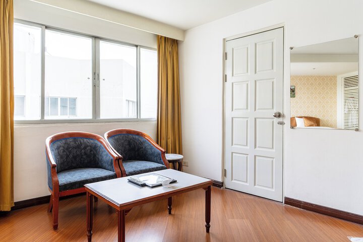 Room 33 of 140