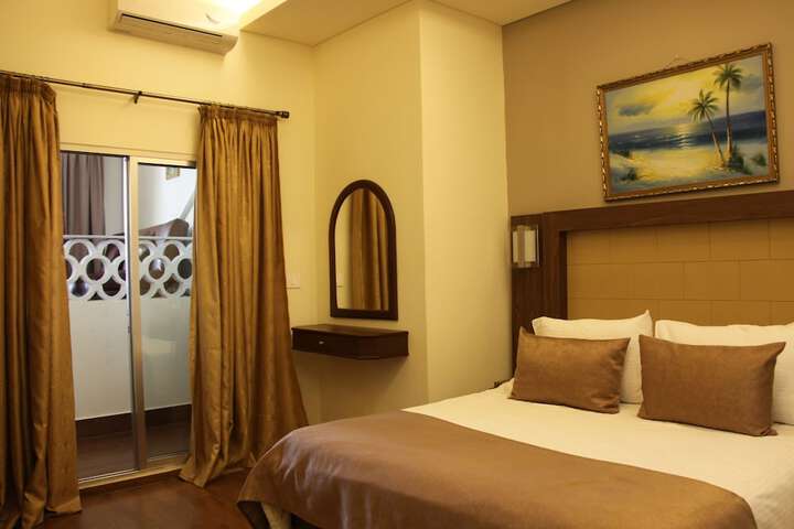 Room 44 of 119
