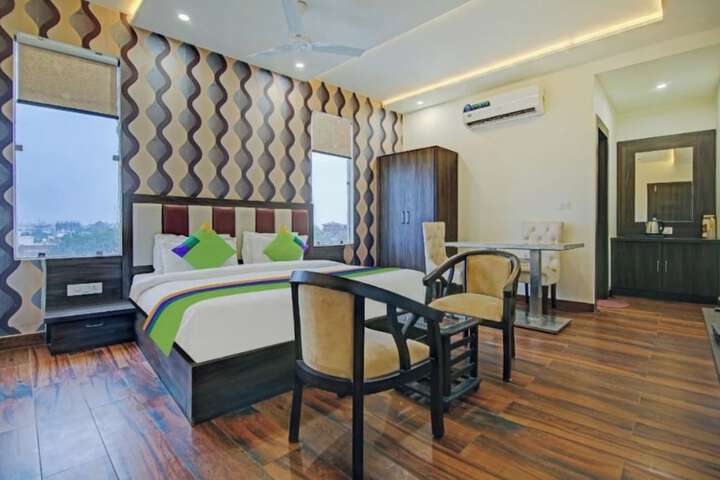 Room 5 of 21