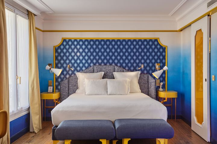 Room 53 of 87