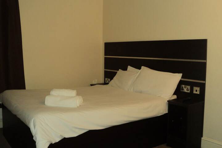 Room 33 of 72