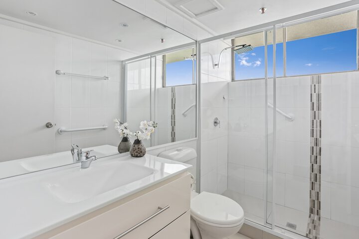 Room 15 of 26