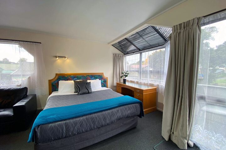 Room 6 of 37