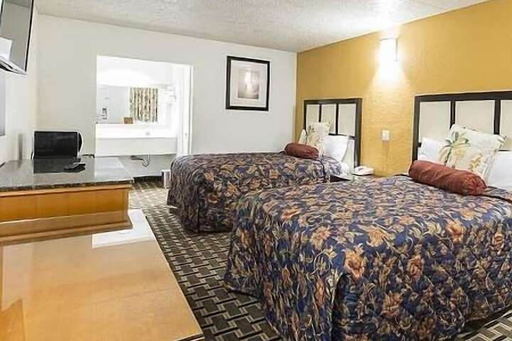 Room 8 of 36