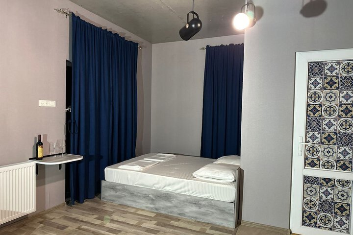 Room 5 of 28