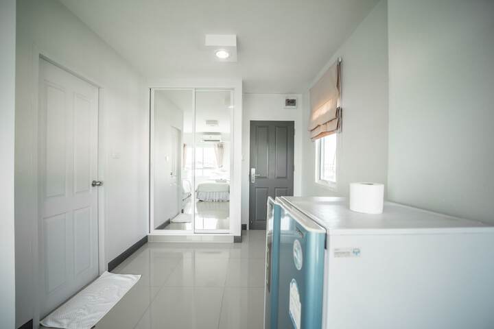 Room 10 of 25