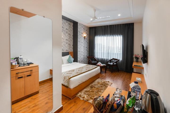 Room 4 of 26