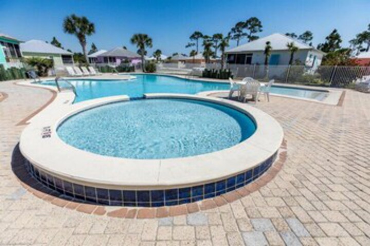Pool 53 of 79
