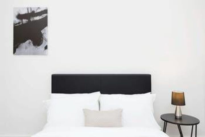 Room 9 of 20