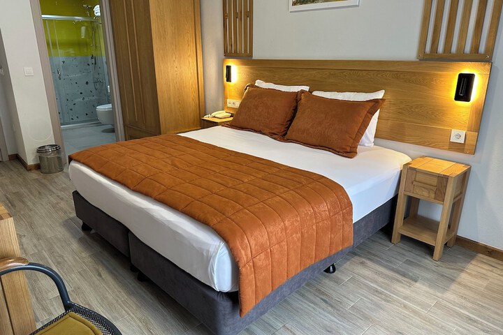 Room 14 of 40