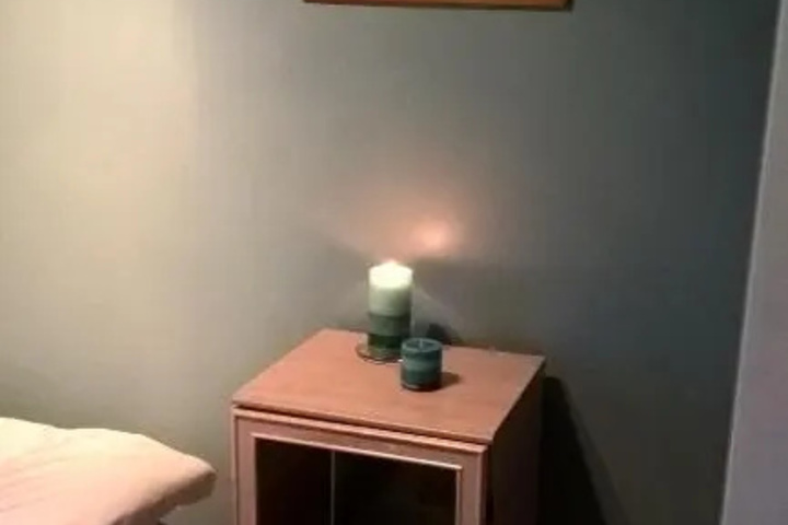 Room 5 of 10