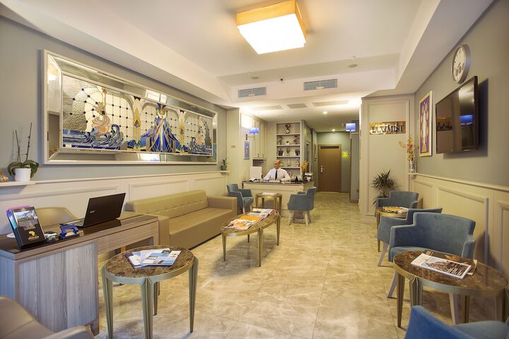 Entrance & Lobby