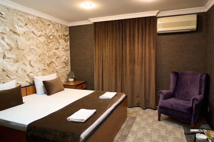 Room 11 of 50