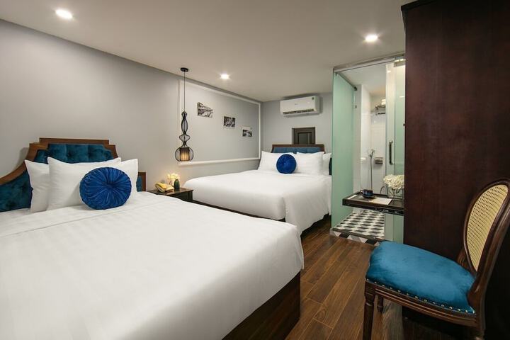 Room 4 of 14