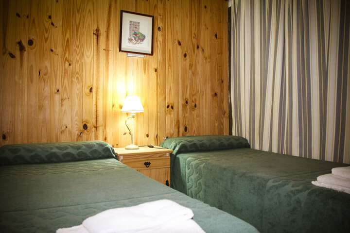 Room 25 of 40