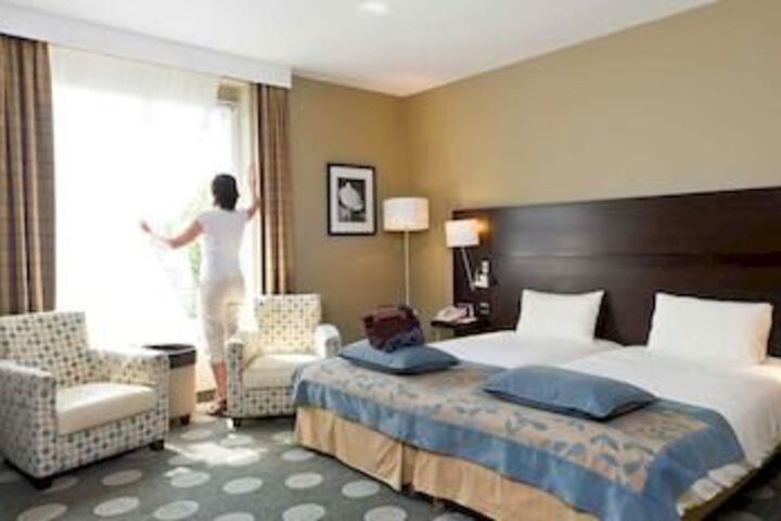 Room 7 of 24