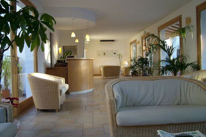 Guest Lobby