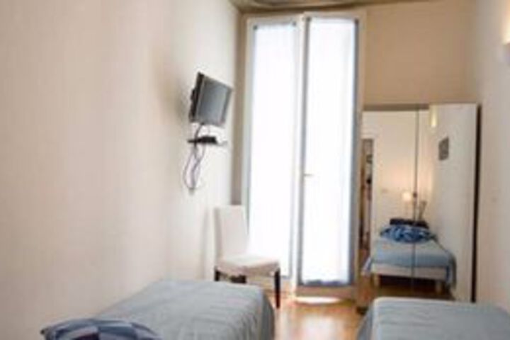 Room 11 of 24