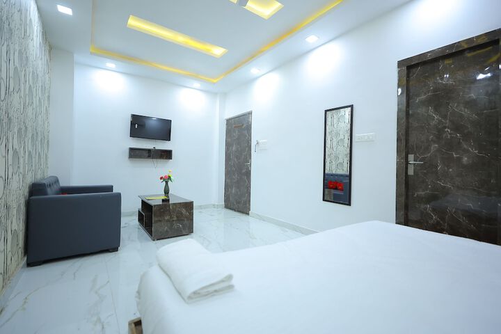 Room 10 of 15
