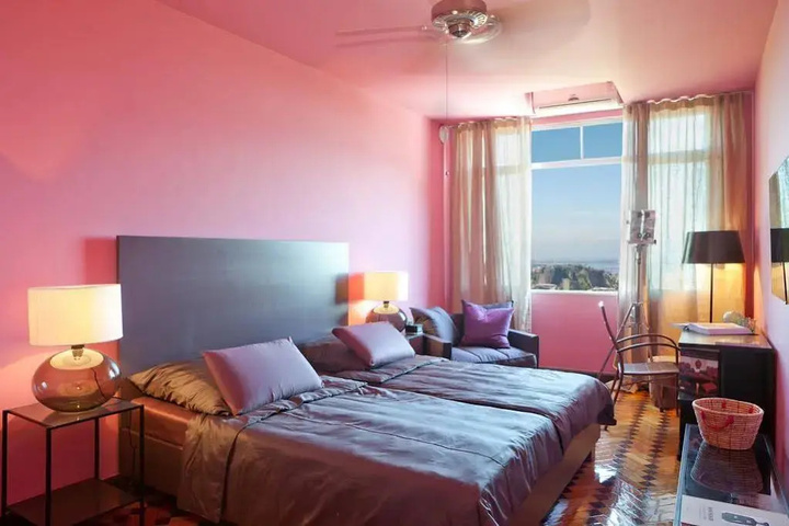 Room 3 of 18