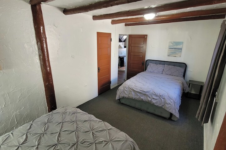 Room 8 of 66