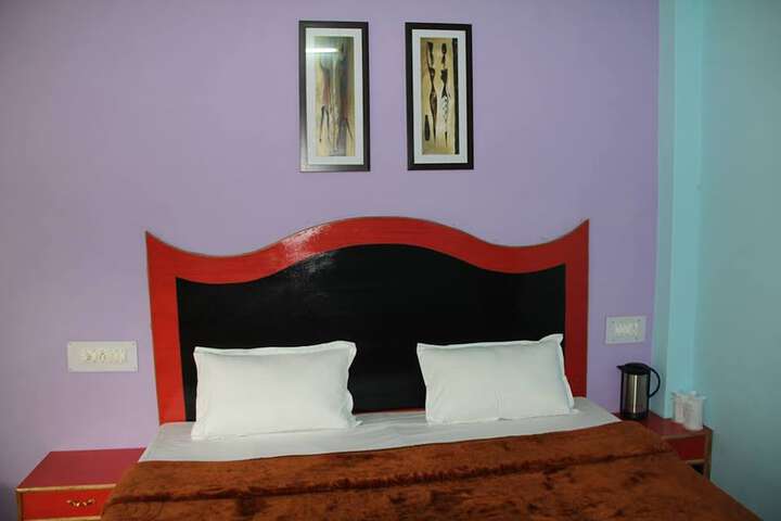 Room 10 of 20