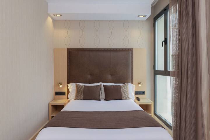 Room 30 of 114